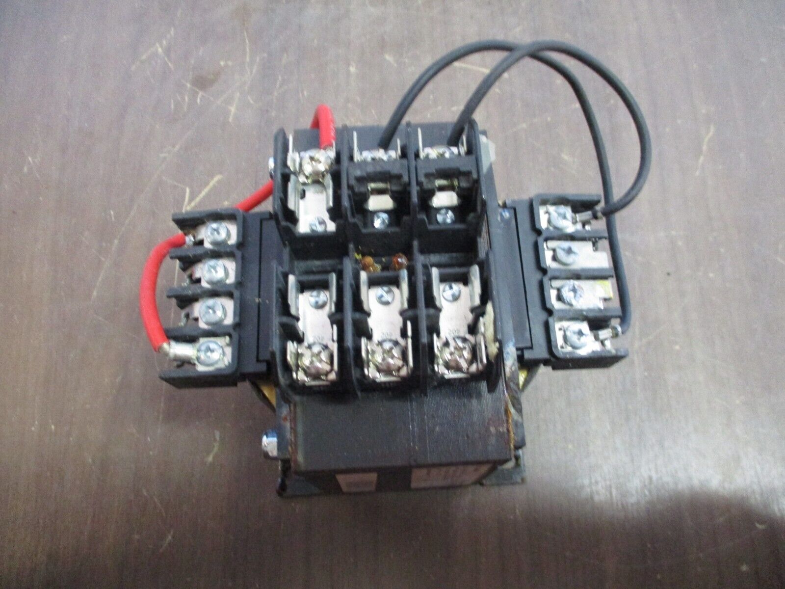 Square D Transformer 9070TF500D1 0.5kVA Pri: 240/480V Sec: 120V 50/60Hz Used