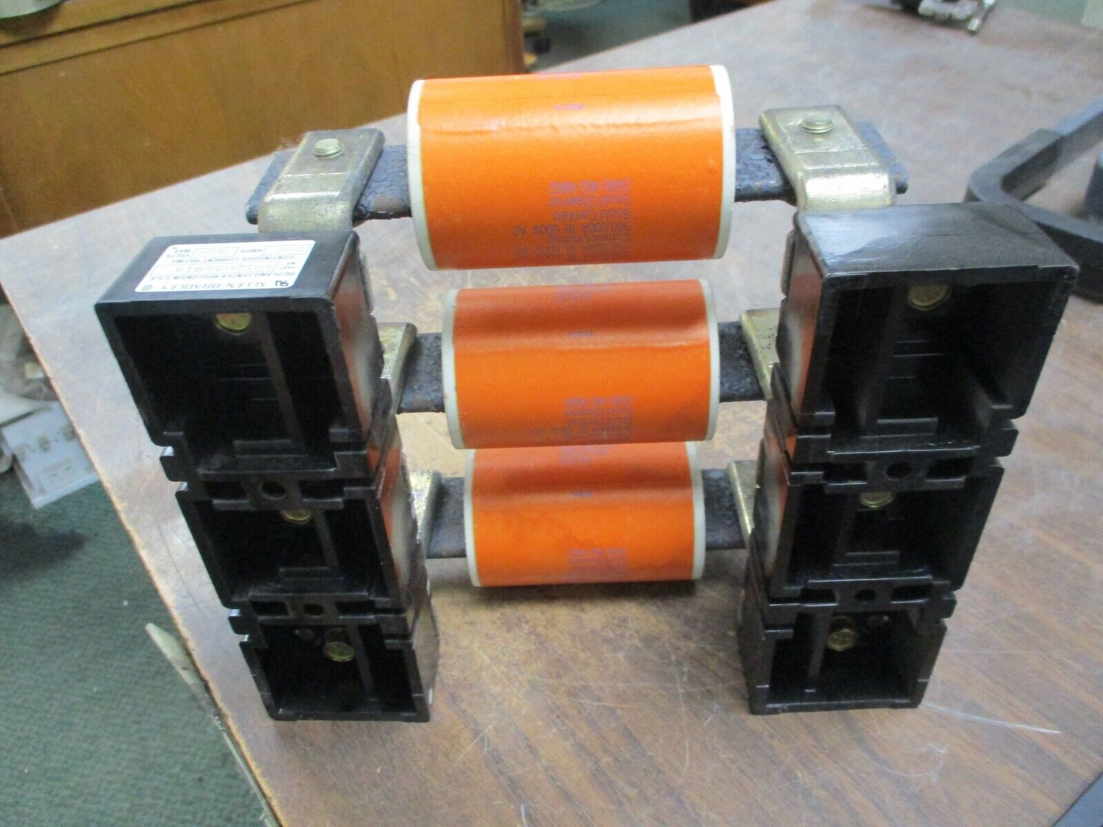 Allen-Bradley Fuse Block w/ Fuses 4012056814 200A 600V w/ (3) 400A Fuses Used