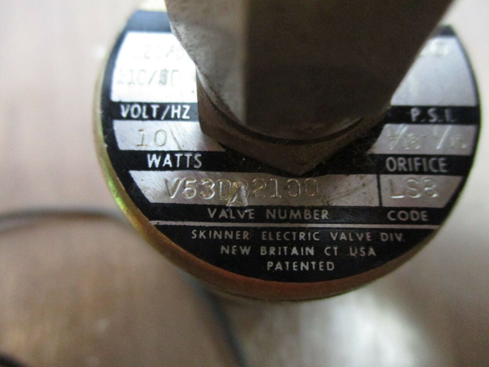 Skinner Solenoid Valve V53DA32100 110/120V 50/60Hz 100PSI Used