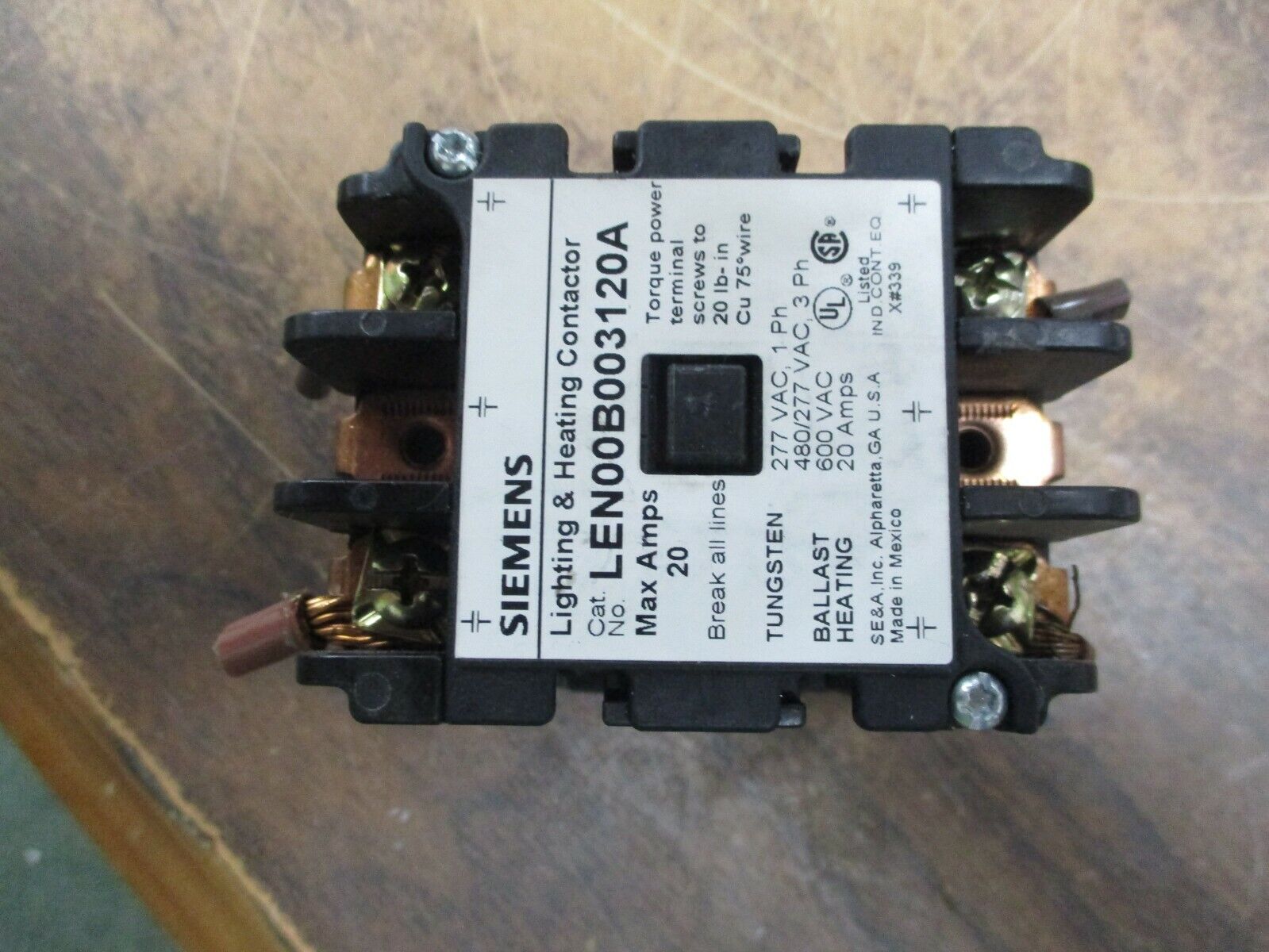Siemens Lighting & Heating Contactor LEN00B003120A 20A 600V Used