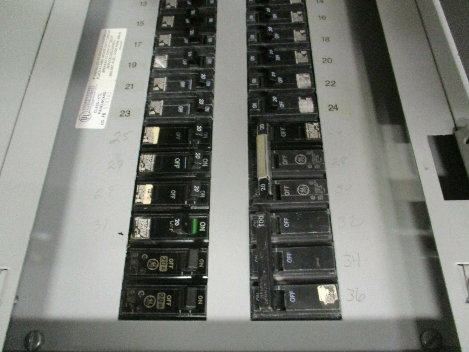 GE Main Breaker Circuit Breaker Panel 100A Max 3Ph 4W Used