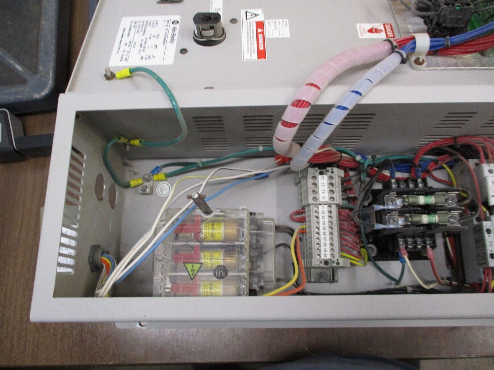 Allen-Bradley PowerFlex 400 AC Drive w/ Bypass 23C-D010A103NNBANN 5HP 3Ph Used