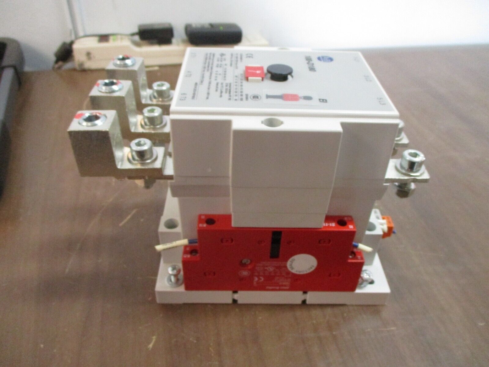 Allen-Bradley Safety Contactor 100S-D180ED22C Ser. B 110-130V Coil 180A 600V