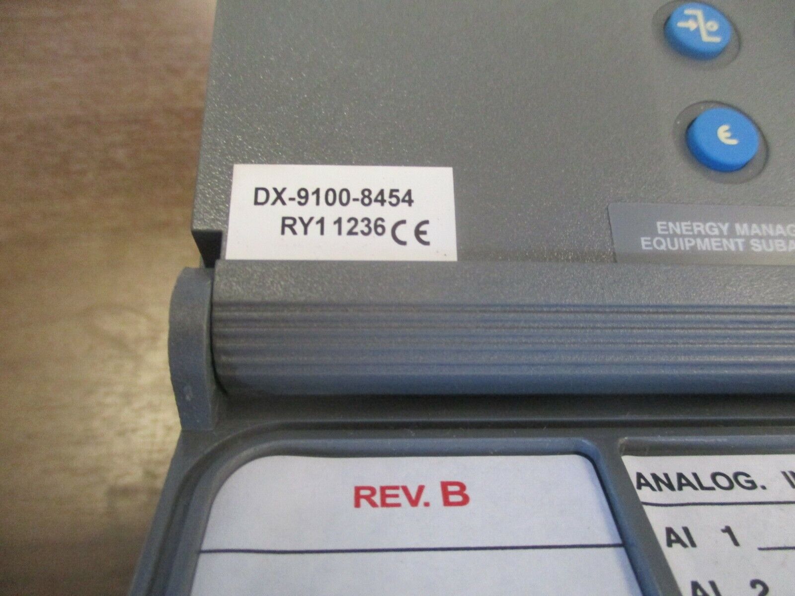 Johnson Controls Metasys Controller w/ Base DX-9100-8454 Rev. B 24VAC Used