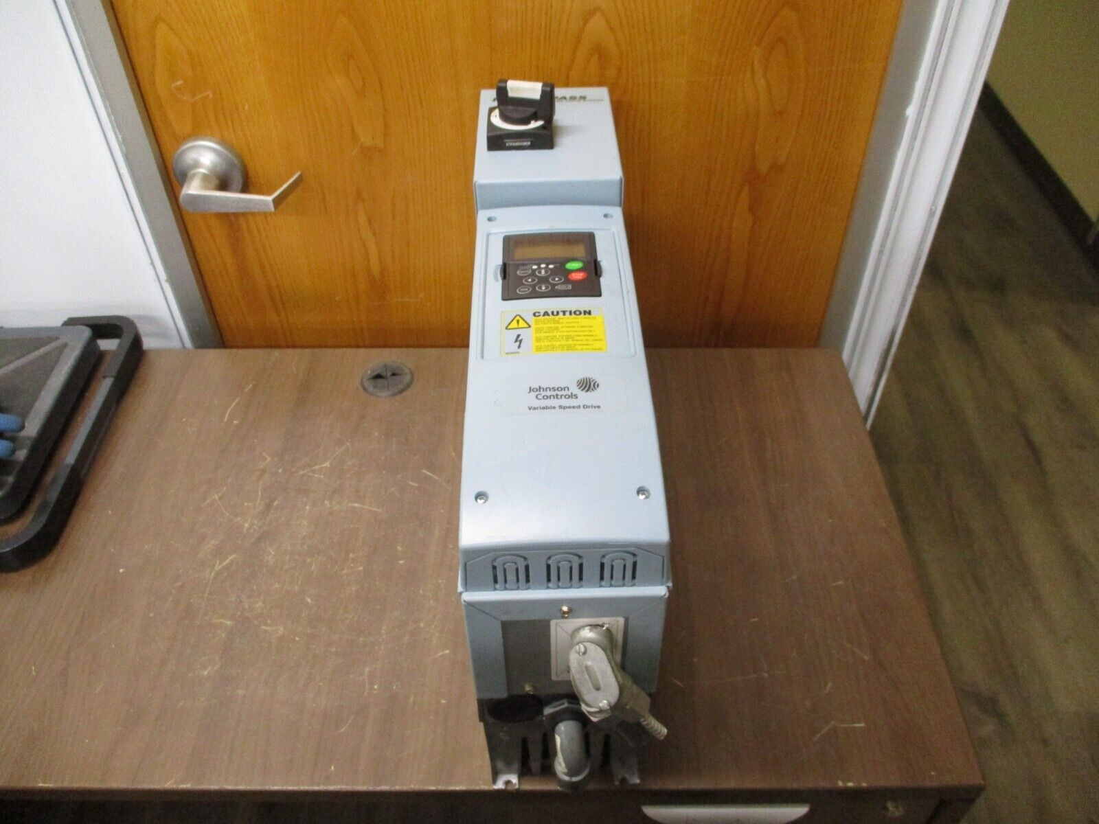 Johnson Controls / Eaton SVX9000 AC Drive w/ Intellipass Bypass VS010111A-00000