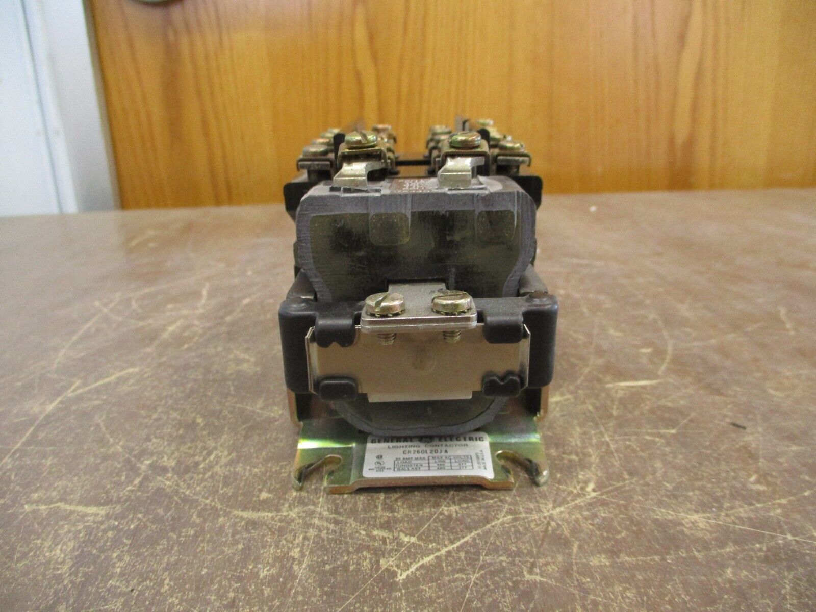 GE Lighting Contactor CR260L20JA 20A 120V Coil Used