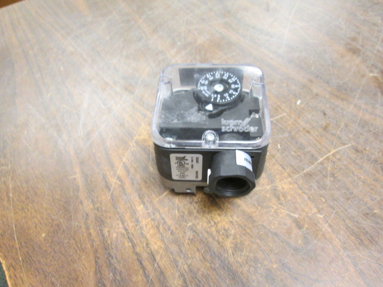Krom Schroder Pressure Operated Switch DG50T 84447822 Range: 1-20in wc Used