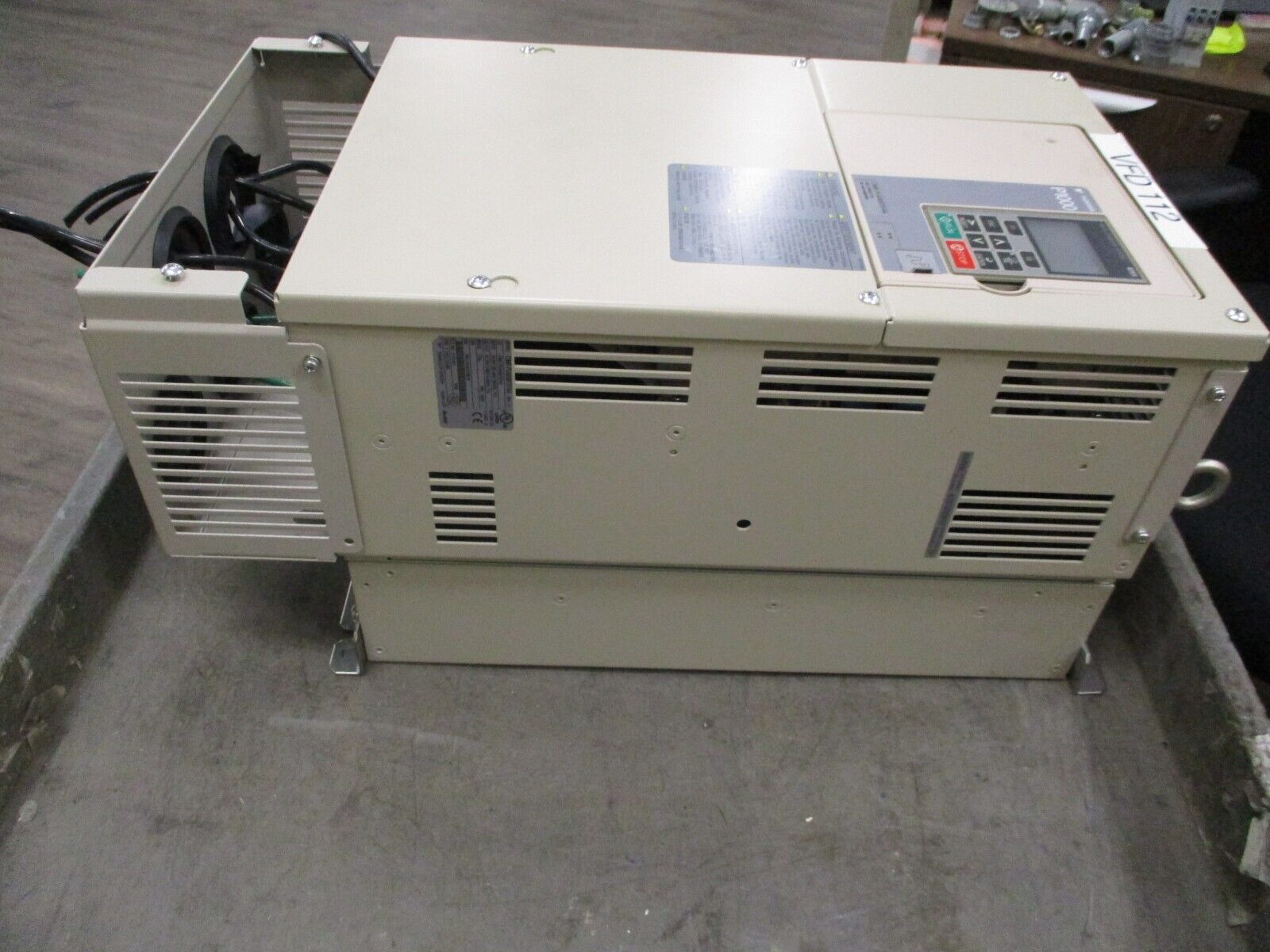 Yaskawa P1000 AC Drive CIMR-PU4A0072FAA Rev. E 50HP 3Ph w/ Keypad Used