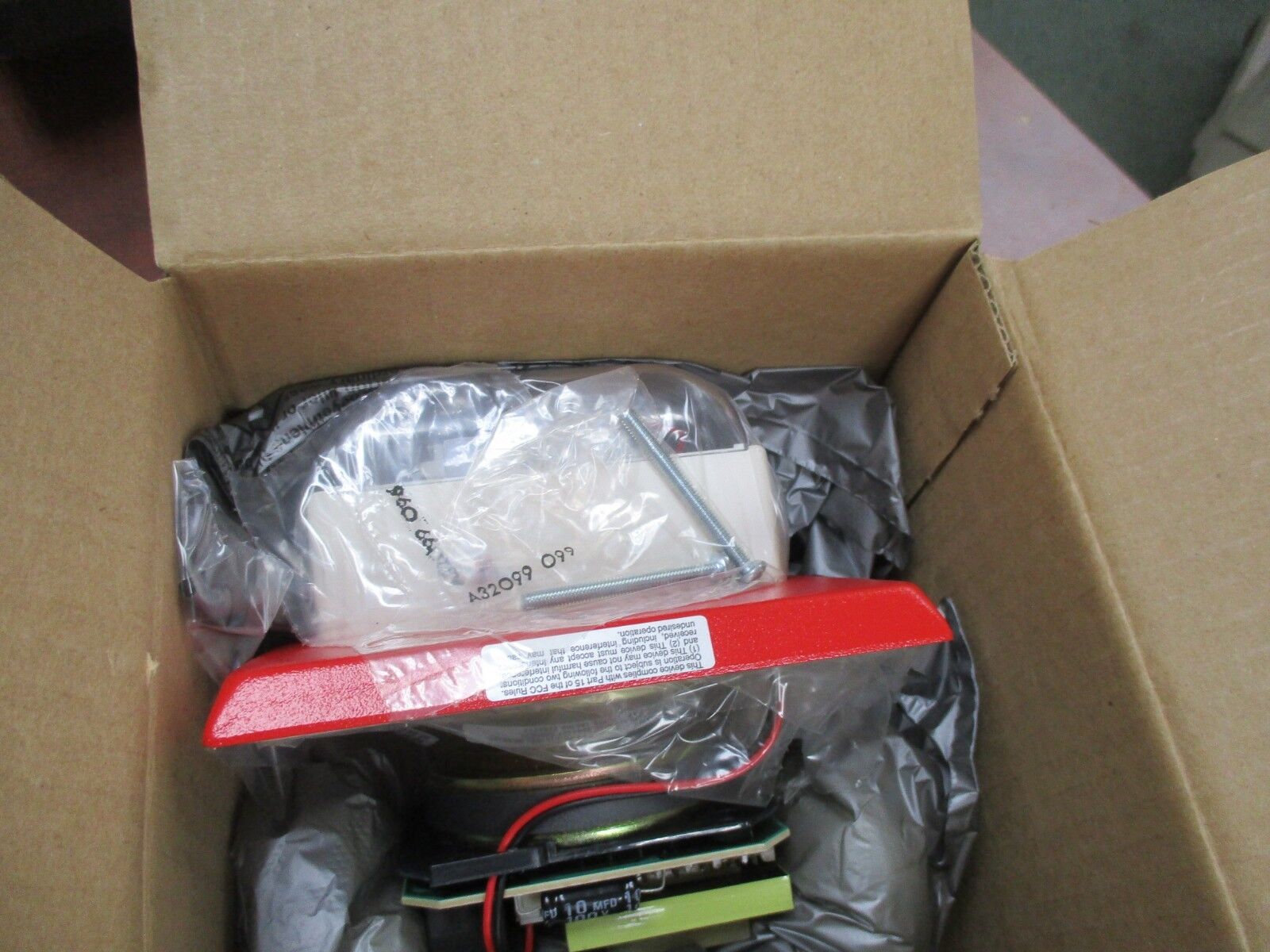 Wheelock Strobe Speaker ET70-24MCW-FR Strobe: 24VDC Speaker: 25/70.7VRMS Red