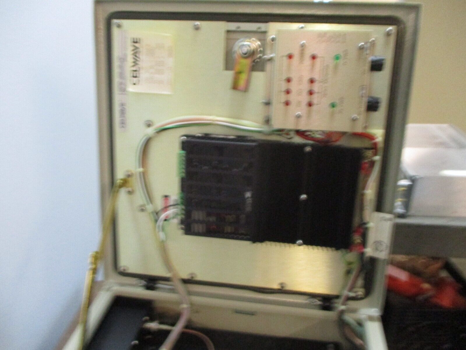 Celwave RF Repeater Amplifier 48550-N TX: 869-891.5 MHz RX: 824-846.5 MHz Used