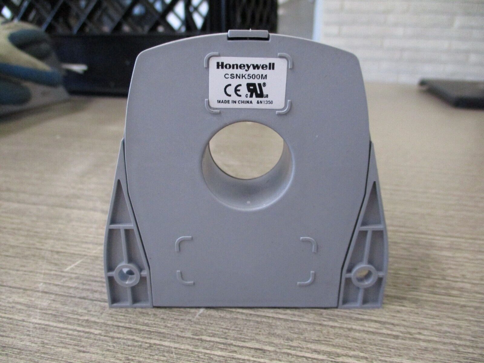 Honeywell Current Sensor CSNK500M *Broken Mounting Foot* Used