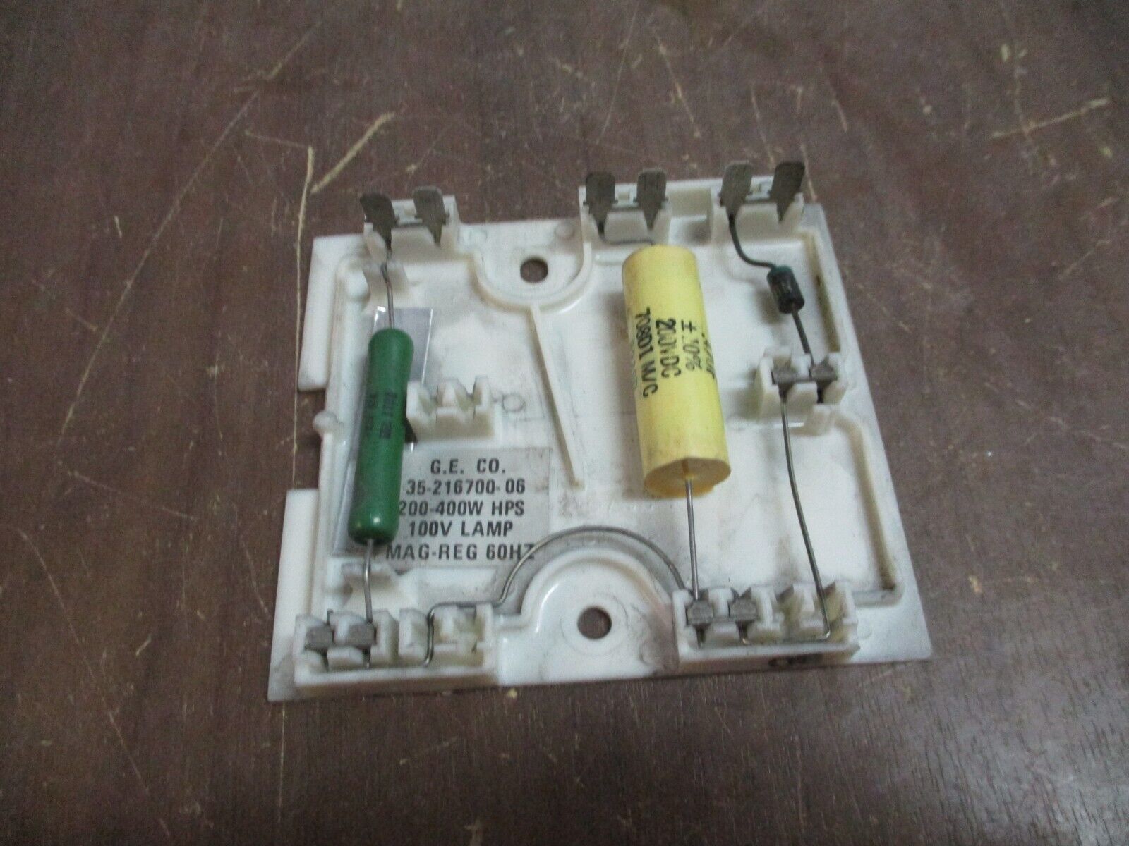 GE Lamp Ignitor 35-216700-06 200-400W HPS 100V Lamp Mag-Reg 60Hz Used