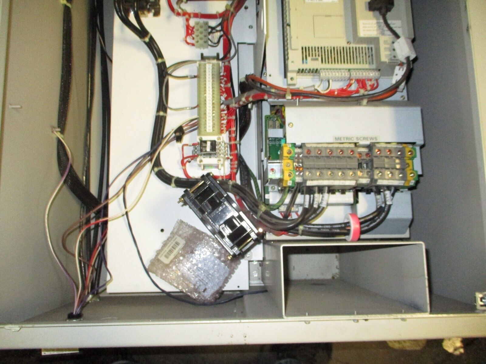 Square D Altivar AC Drive 8839 ATV66D16M2 Ser. A 15HP 3Ph Type 1 Enclosure Used