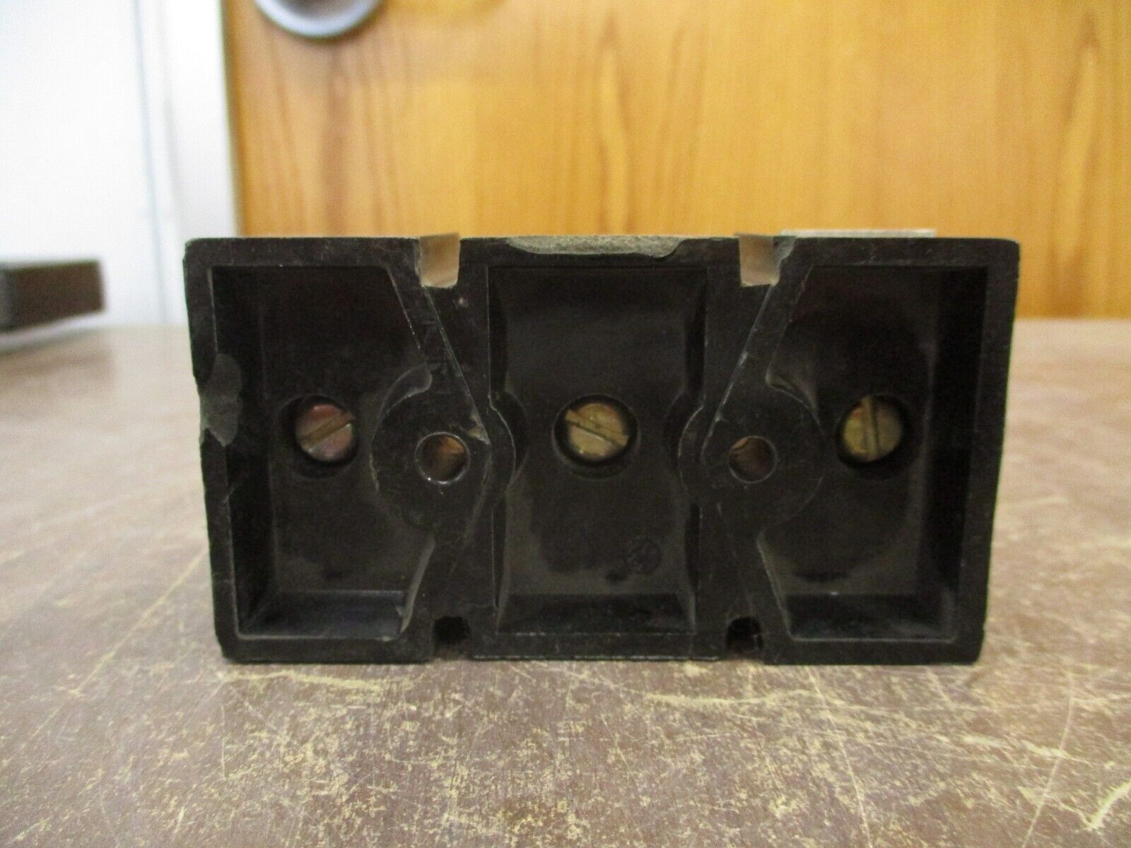 GE Terminal Block 8690261G7 150A 600V CR2960SY139C3D Used