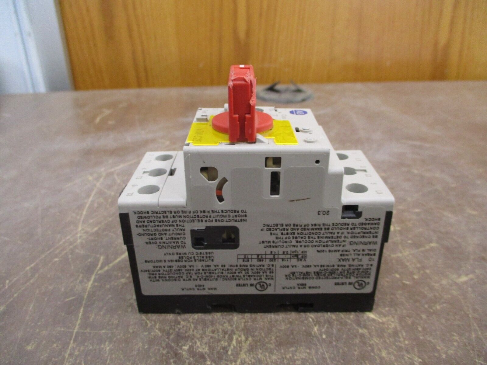 Allen-Bradley Manual Motor Protector 140M-C2E-C10 Trip : 6.3-10A *Broken Top*