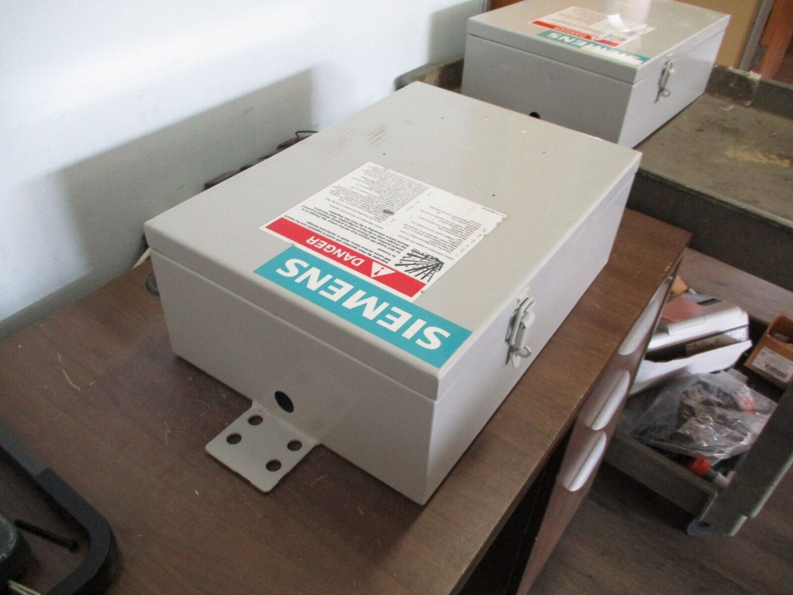 Siemens Accu/Stat MJ-X Voltage Regulator Control Panel S-62411 w/ Enclosure Used