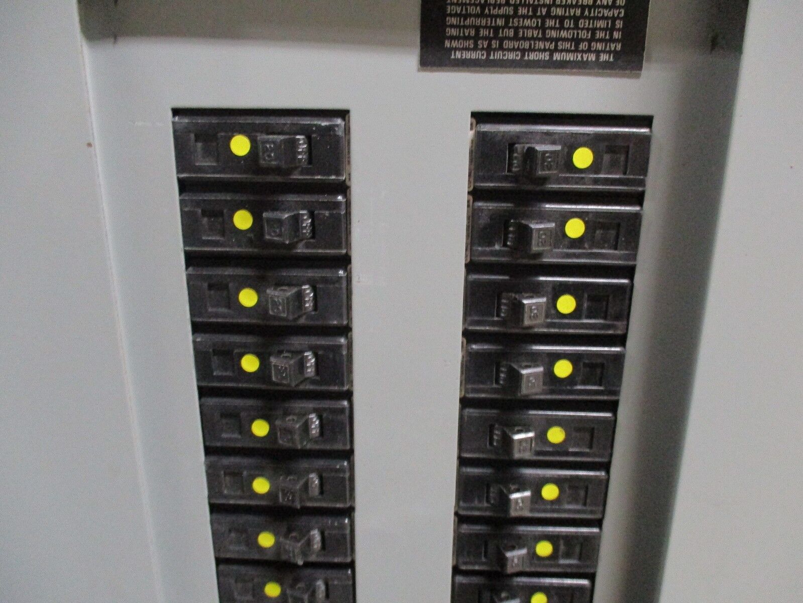 Westinghouse Main Lug Circuit Breaker Panel CG-15706 42-Slot, 225A Max 3Ph 4W