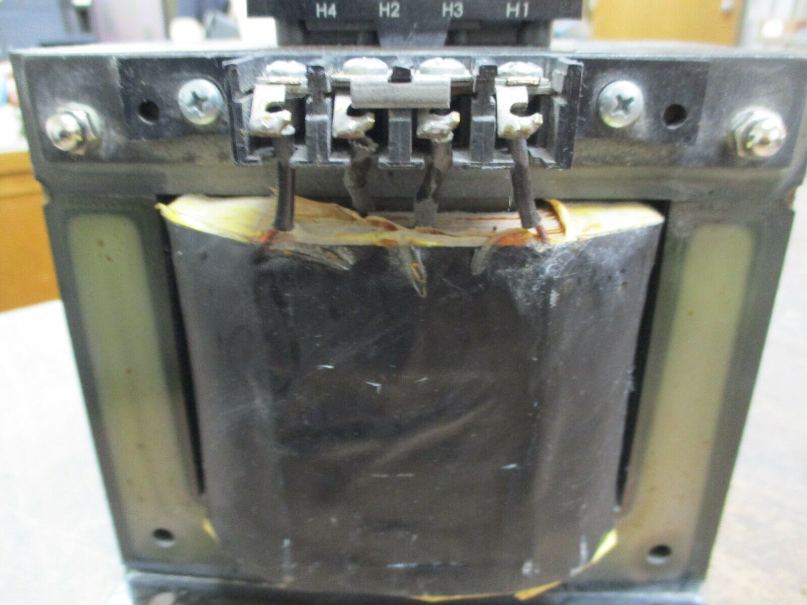 Square D Transformer 9070TF2000D1 2KVA Pri: 240/480V Sec: 120V 50/60Hz Used