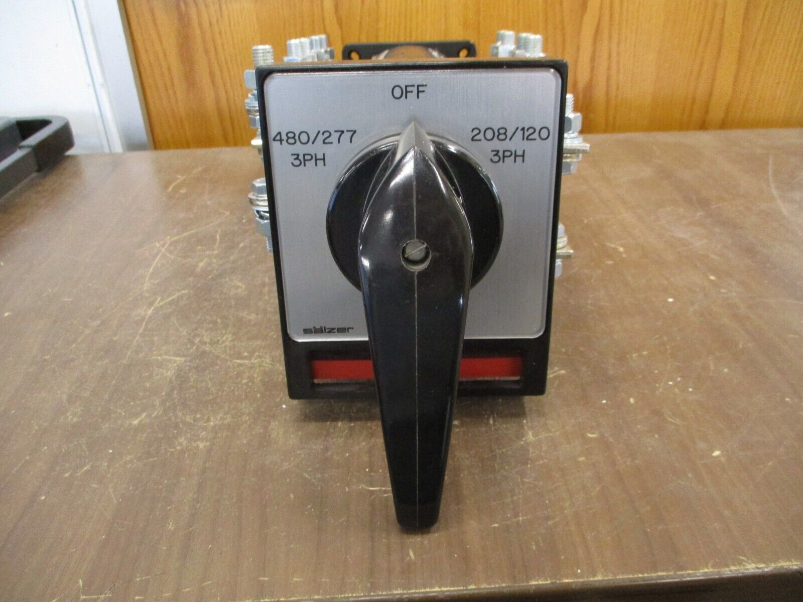 Salzer Rotary Switch S825 240A 480V Used