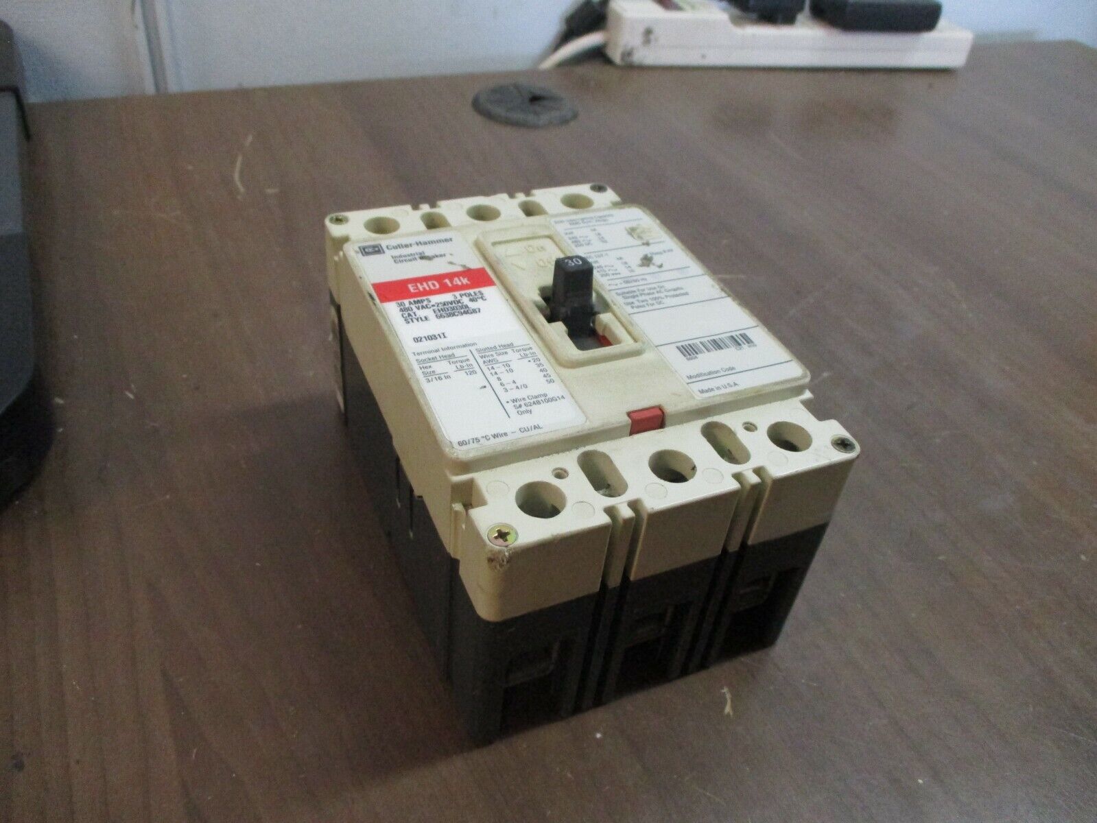 Cutler-Hammer EHD 14k Circuit Breaker EHD3030L 30A 480V 3P Used