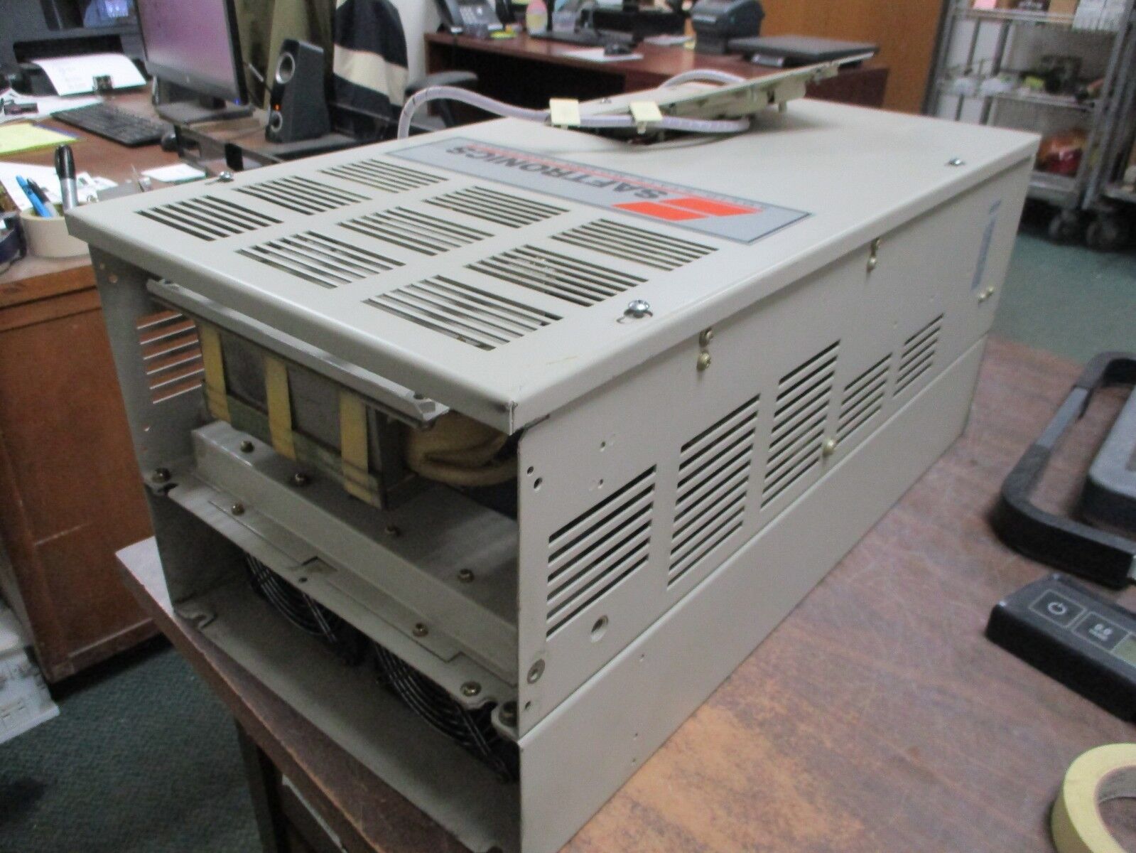 Saftronics AC Drive CIMR-P5U4030 50HP 3Ph w/ Keypad & External Mount Used