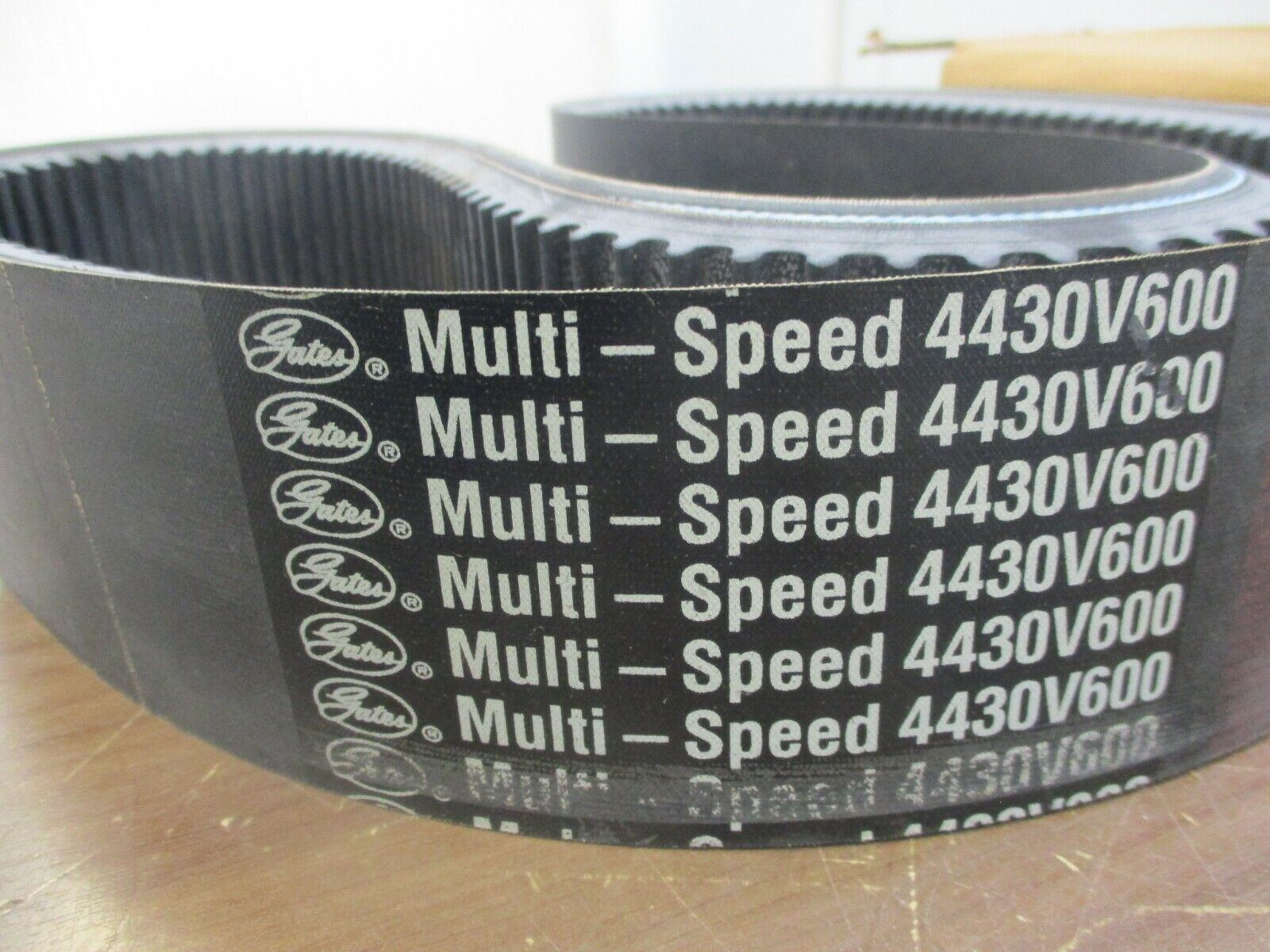 Gates Multi-Speed Belt 4430V600 New Surplus