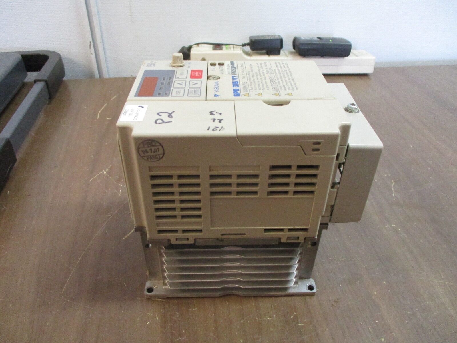 Yaskawa GPD 315/V7 AC Drive CIMR-V7AM40P7 1HP 3Ph w/ Keypad Used