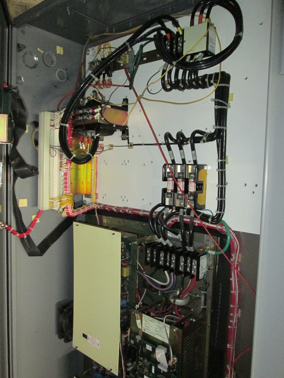 Allen-Bradley 1336VT AC Drive 1336VT-B060P-EAGP-EPK-PN1-R13-R51 60HP Used