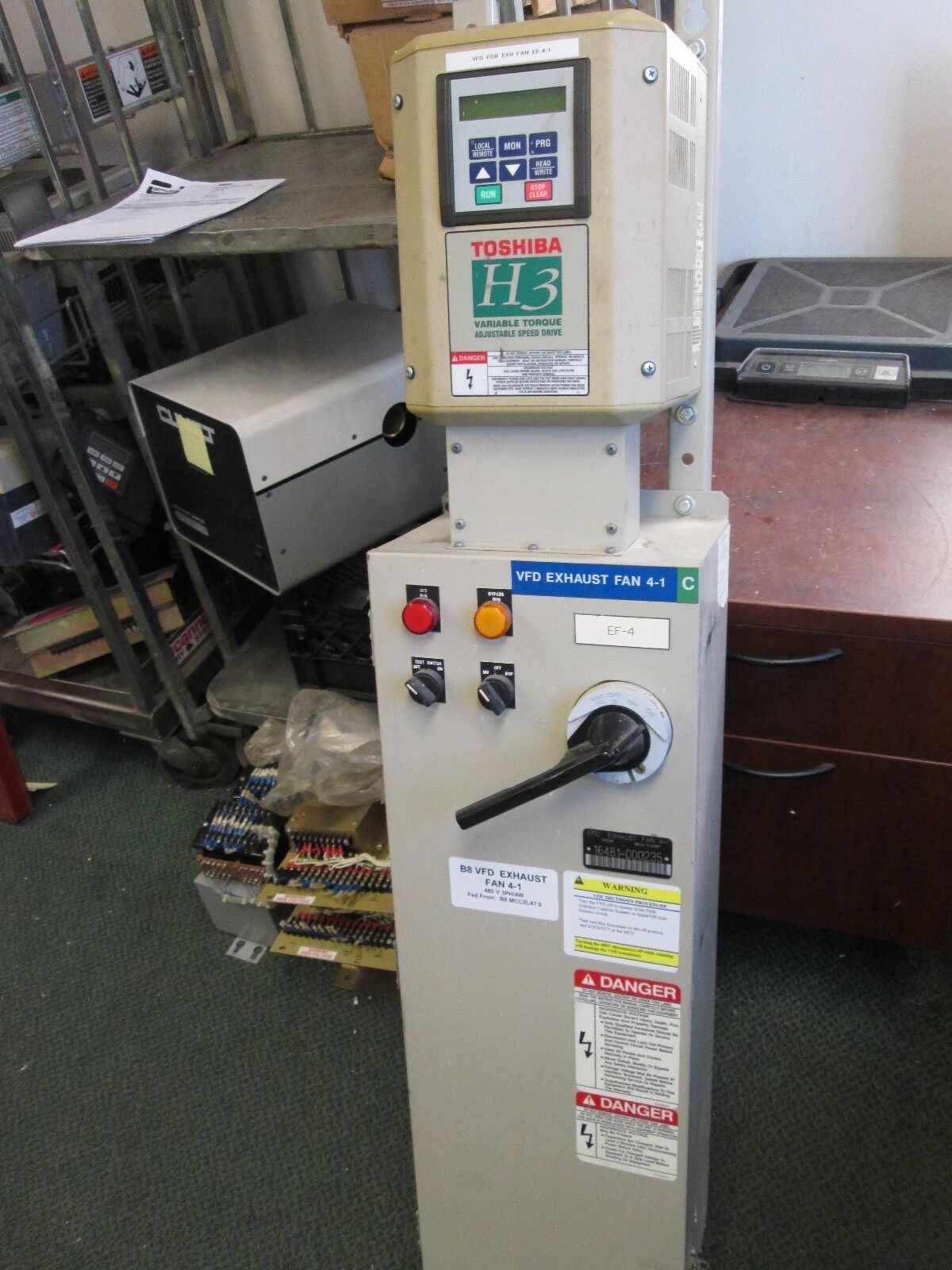 Toshiba H3 AC Drive w/ Bypass VT130H3U4080 7.5HP 3Ph Output: 460V 11A Used