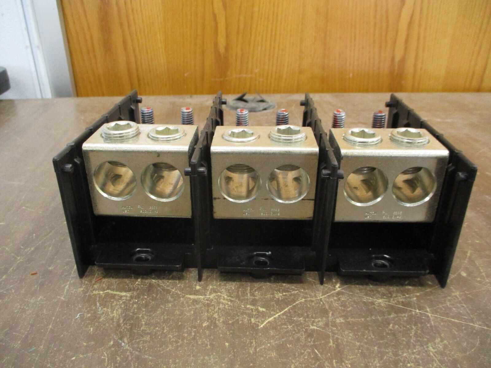 Buss Power Distribution Block 16582-3 760A 600V 3P Load (2): 3/8-STUD Used