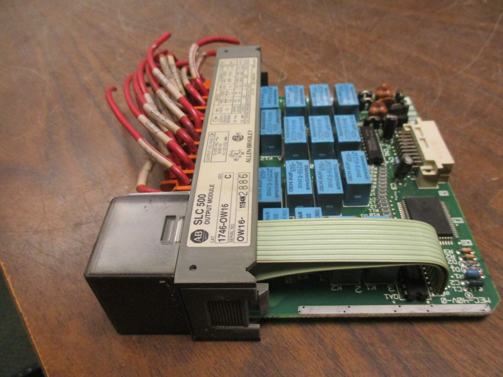 Allen-Bradley SLC 500 Output Module 1746-OW16 Ser C. 10-250VAC/10-125VDC Output