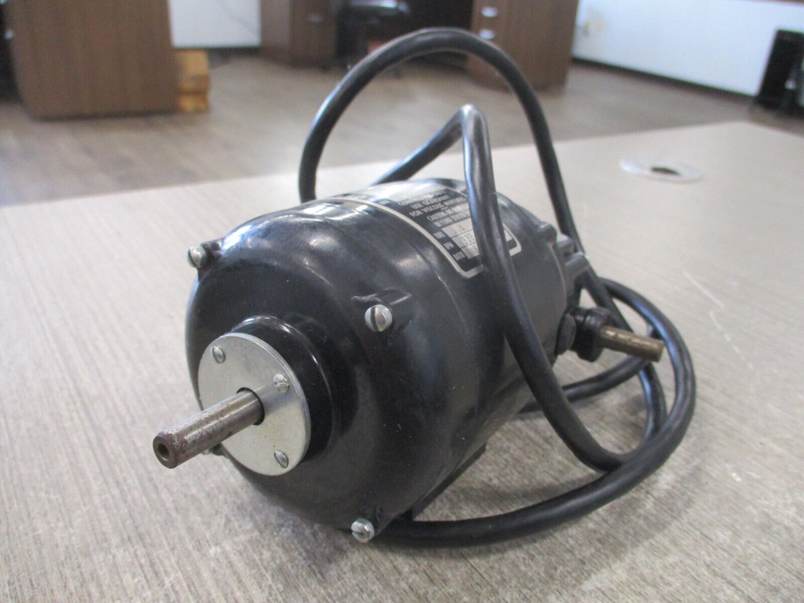 G.K. Heller Heavy-Duty Laboratory Stirrer GT21-I8 1/40HP 6000RPM 115VDC Used