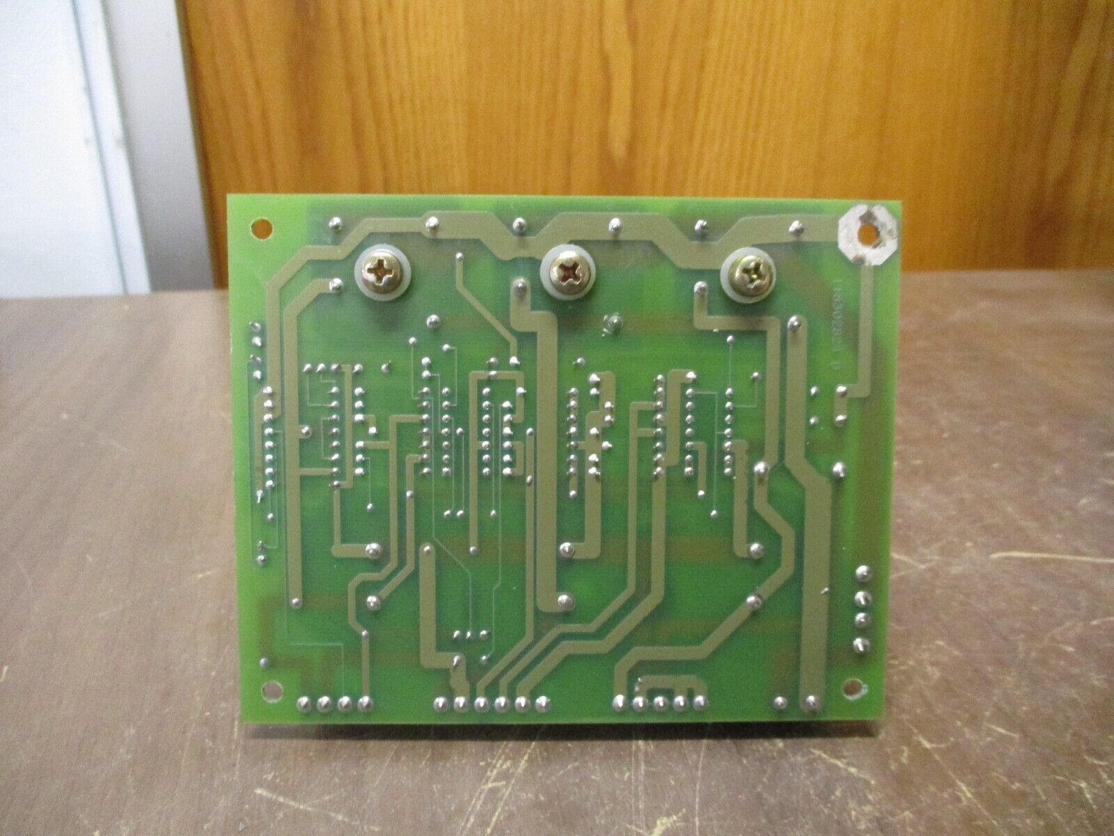 Eaton Exide Power Supply Board 101073073-001 Rev. D00 20A 32V Used