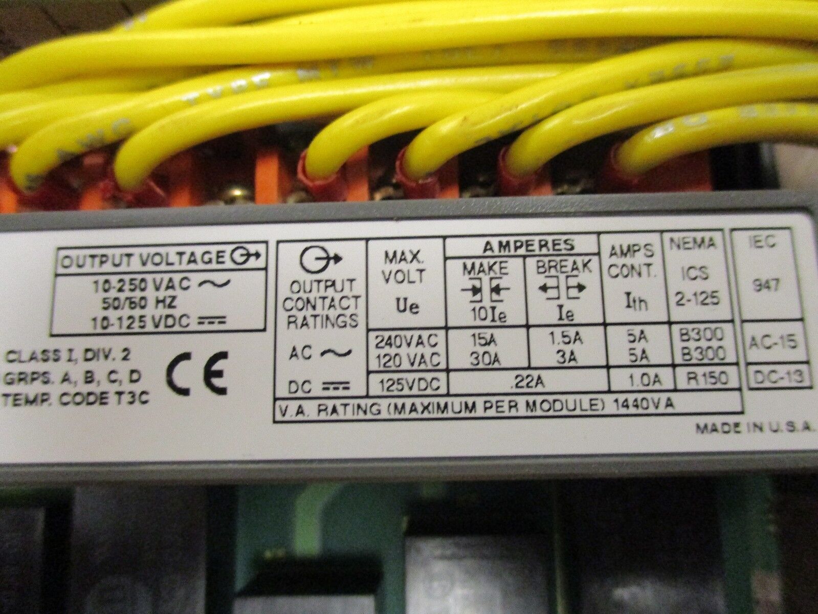 Allen-Bradley SLC 500 Output Module 1746-OX8 Ser A 10-250VAC/10-125VDC Output