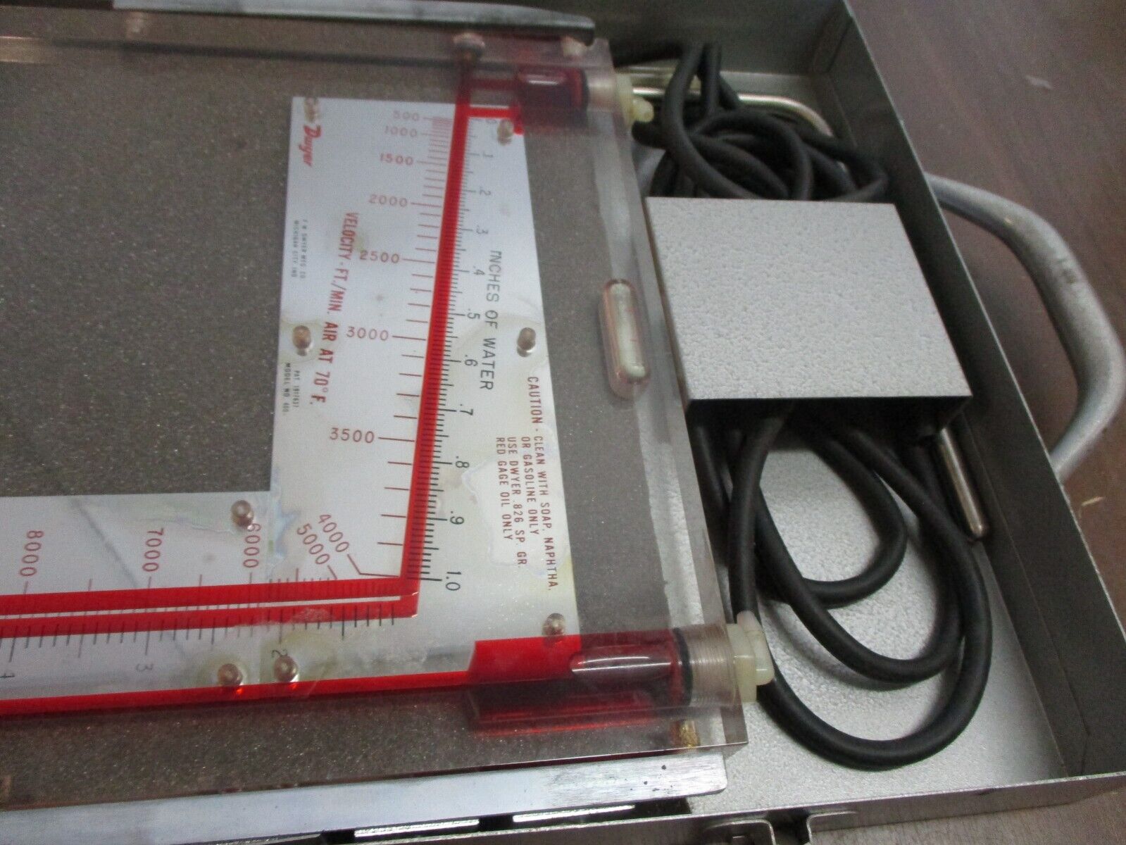Dwyer Air Velocity Meter 400-10 Used