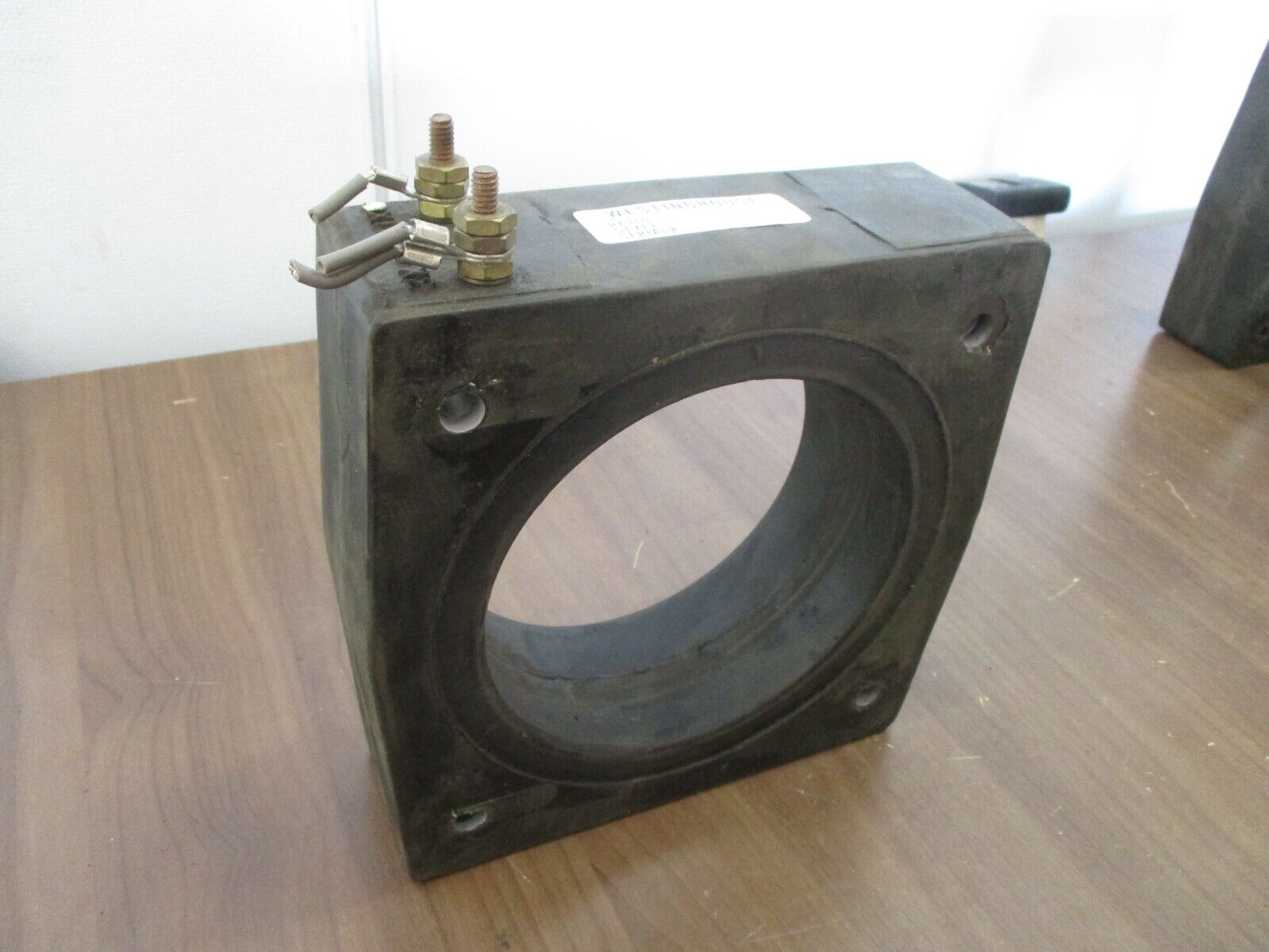 Westinghouse Current Transformer 819A533G05 Ratio 2000:5A Used