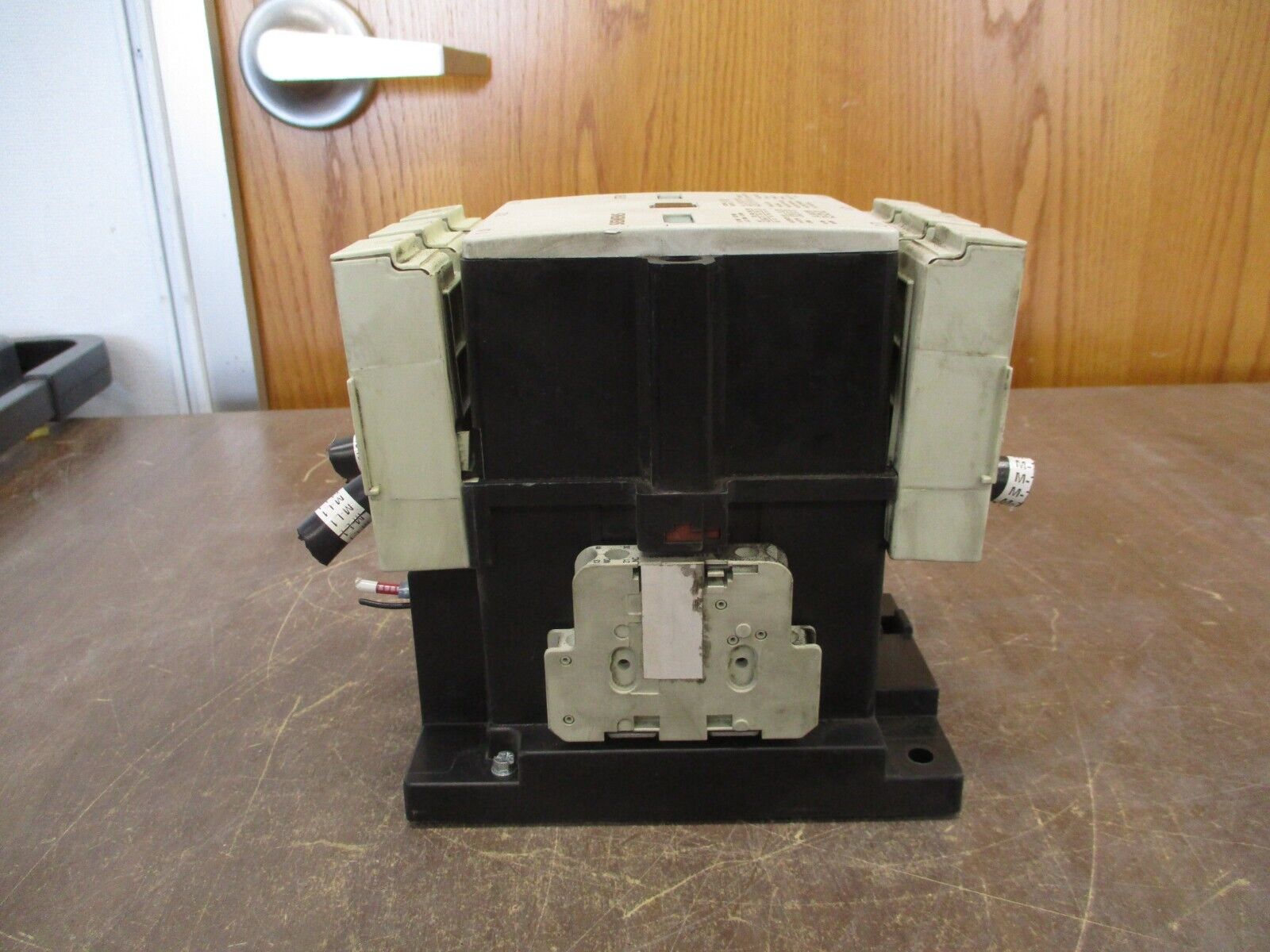 Siemens Contactor 3TF5022-0AK6 120V Coil 160A 600V Used