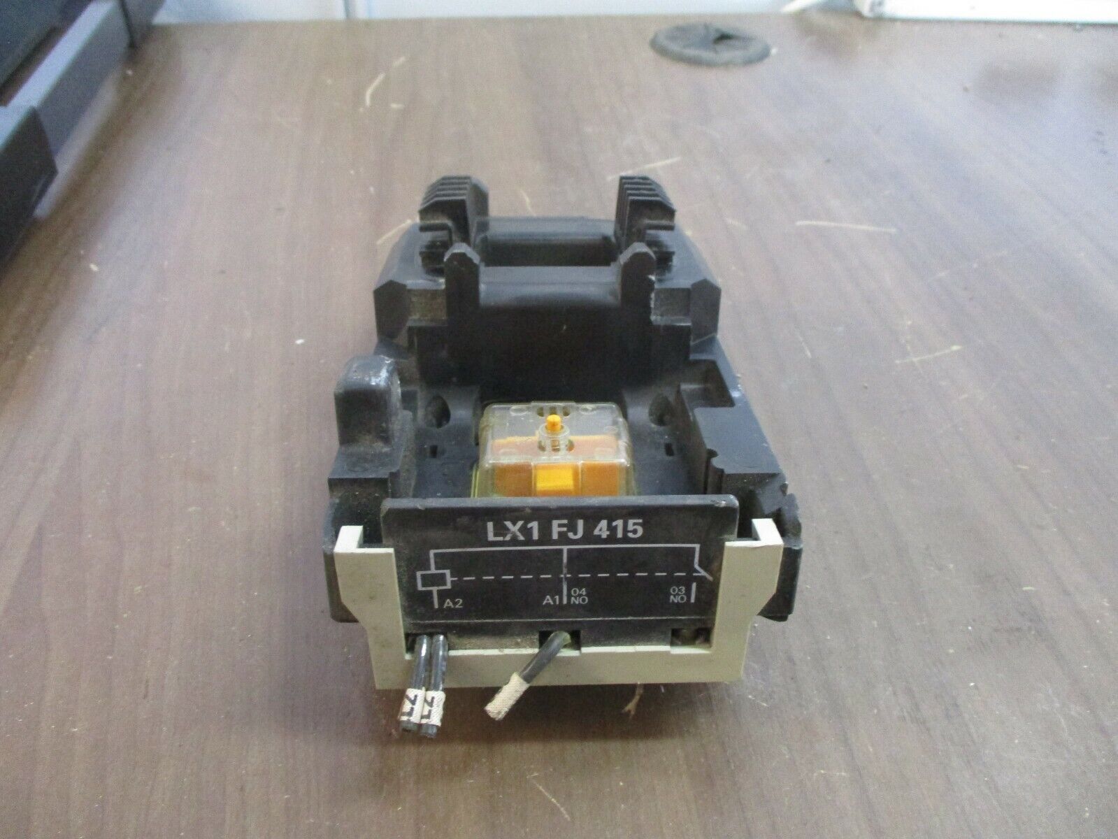 Telemecanique Magnetic Coil LX1 FJ 415 415/480V 50/60Hz *Broken Corner* Used