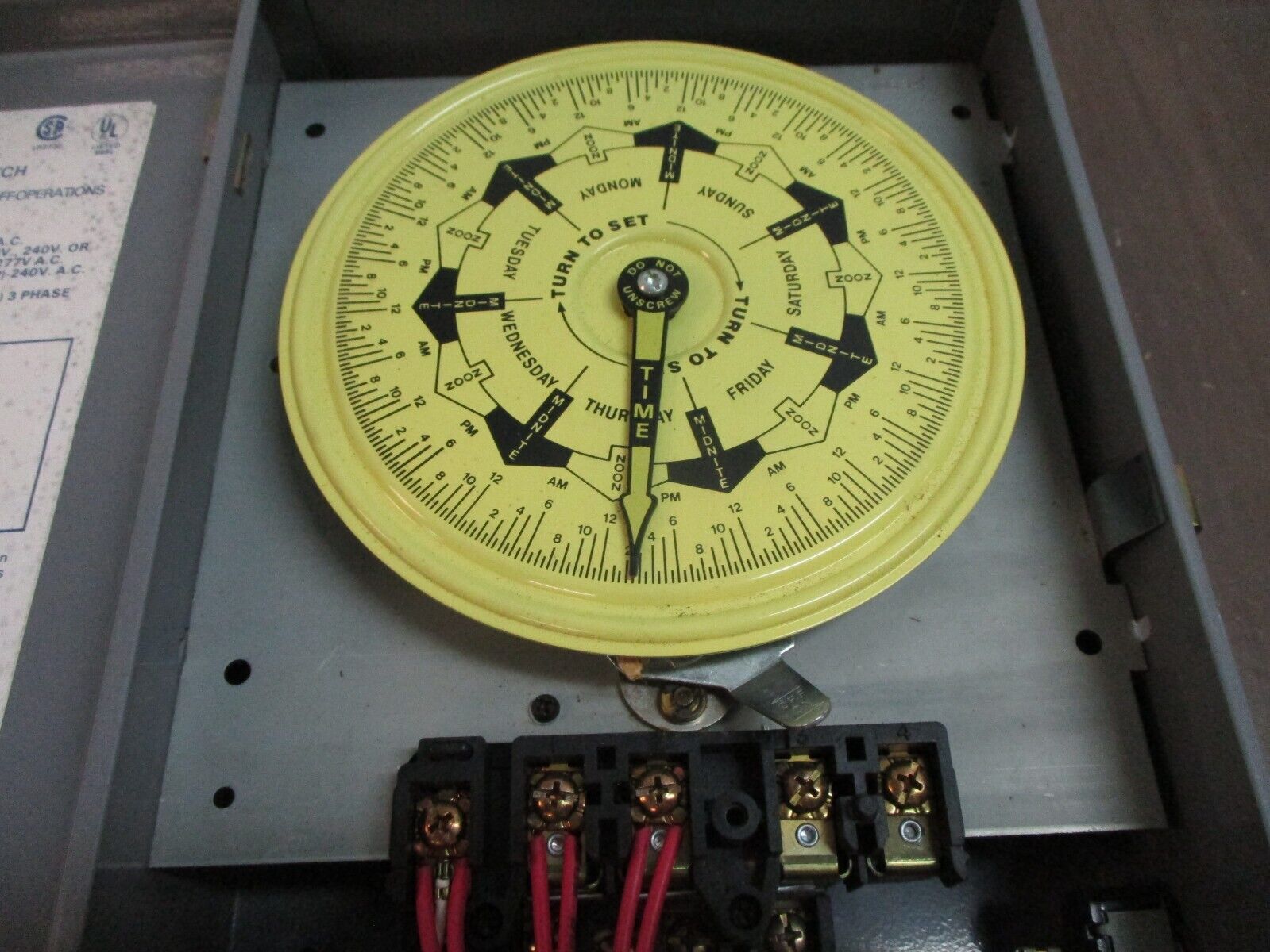 Intermatic 7-Day Dial Time Switch T7402B 4P Single Throw Used