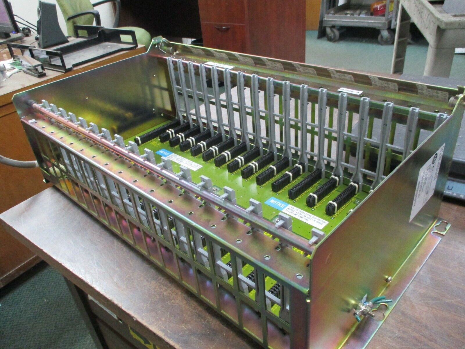 Allen-Bradley 16-Slot I/O Chassis 1771-A4B Ser. B Used