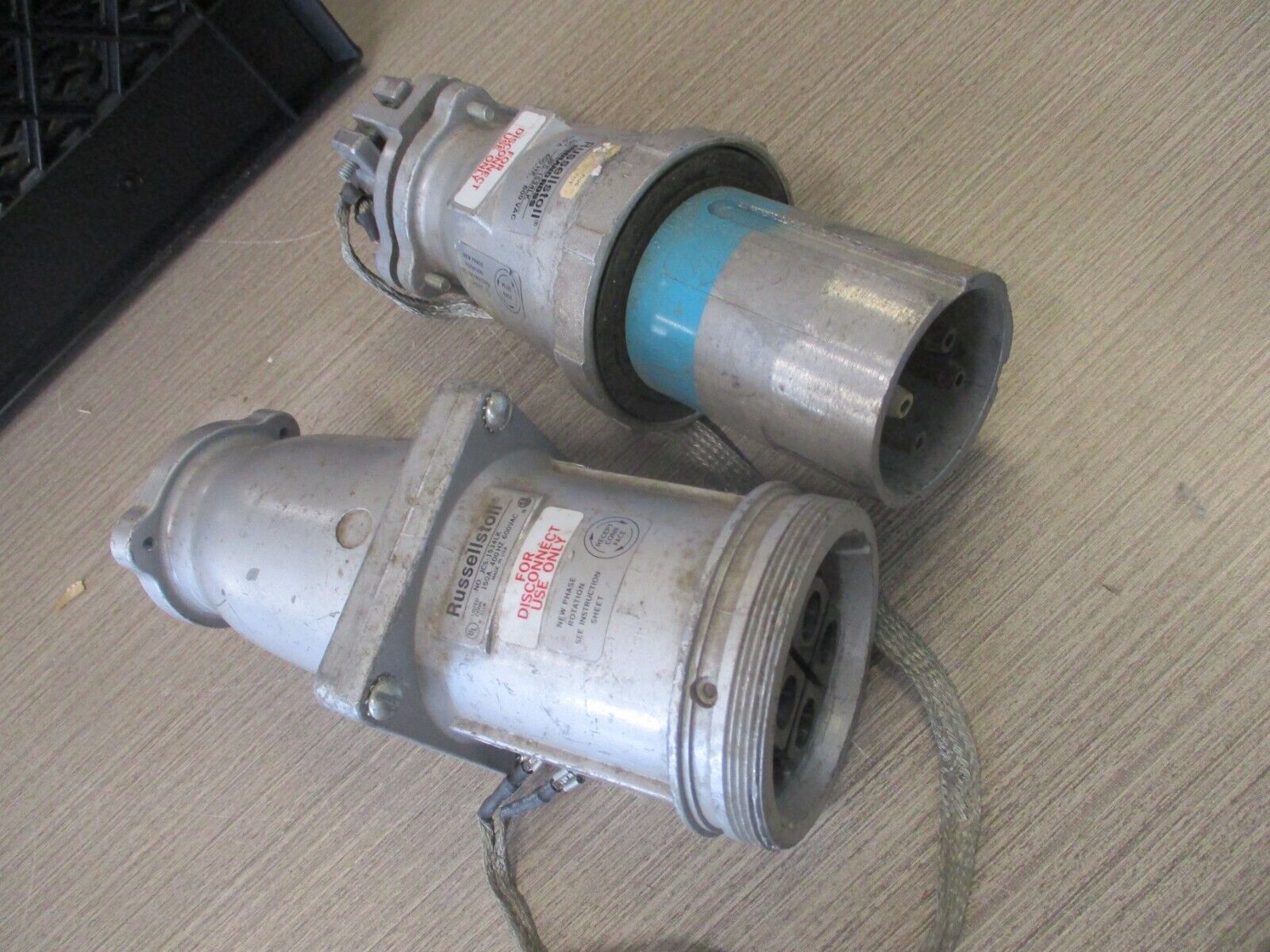 Russell Stoll Plug & Connector set JPS-1534LK/JCS-1534LK 150A 600V 400HZ Used.