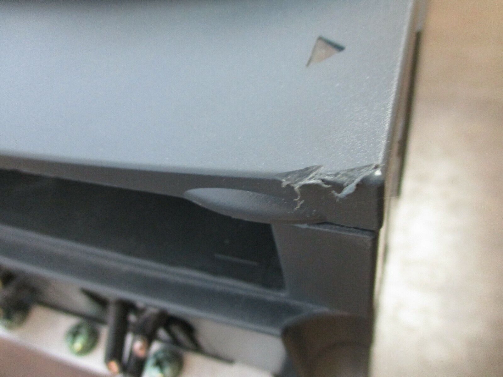 Toshiba Q9 Plus AC Drive VT130Q9+4080 7.5HP 3Ph w/ Keypad *Chipped Plastic* Used