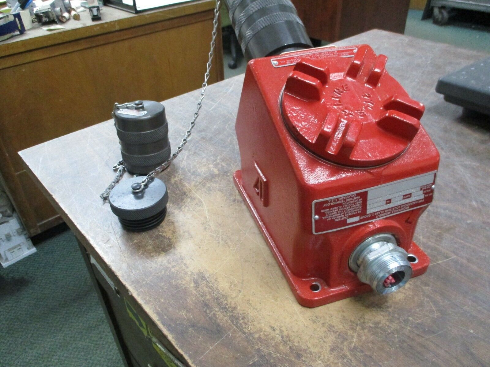 Hubbell Vantage XP Explosion Proof Plug & Receptacle Set 10A 240V 60/100Hz Used