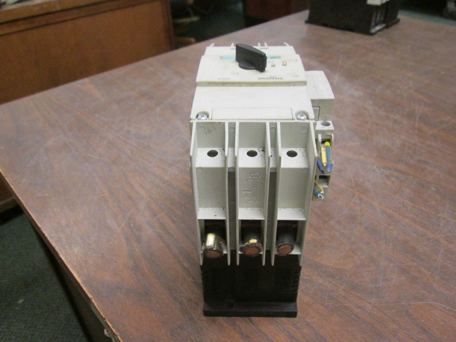 Siemens Sirius Motor Protector 3RV1742-5FD10 35A 600V w/ Aux Contact Used