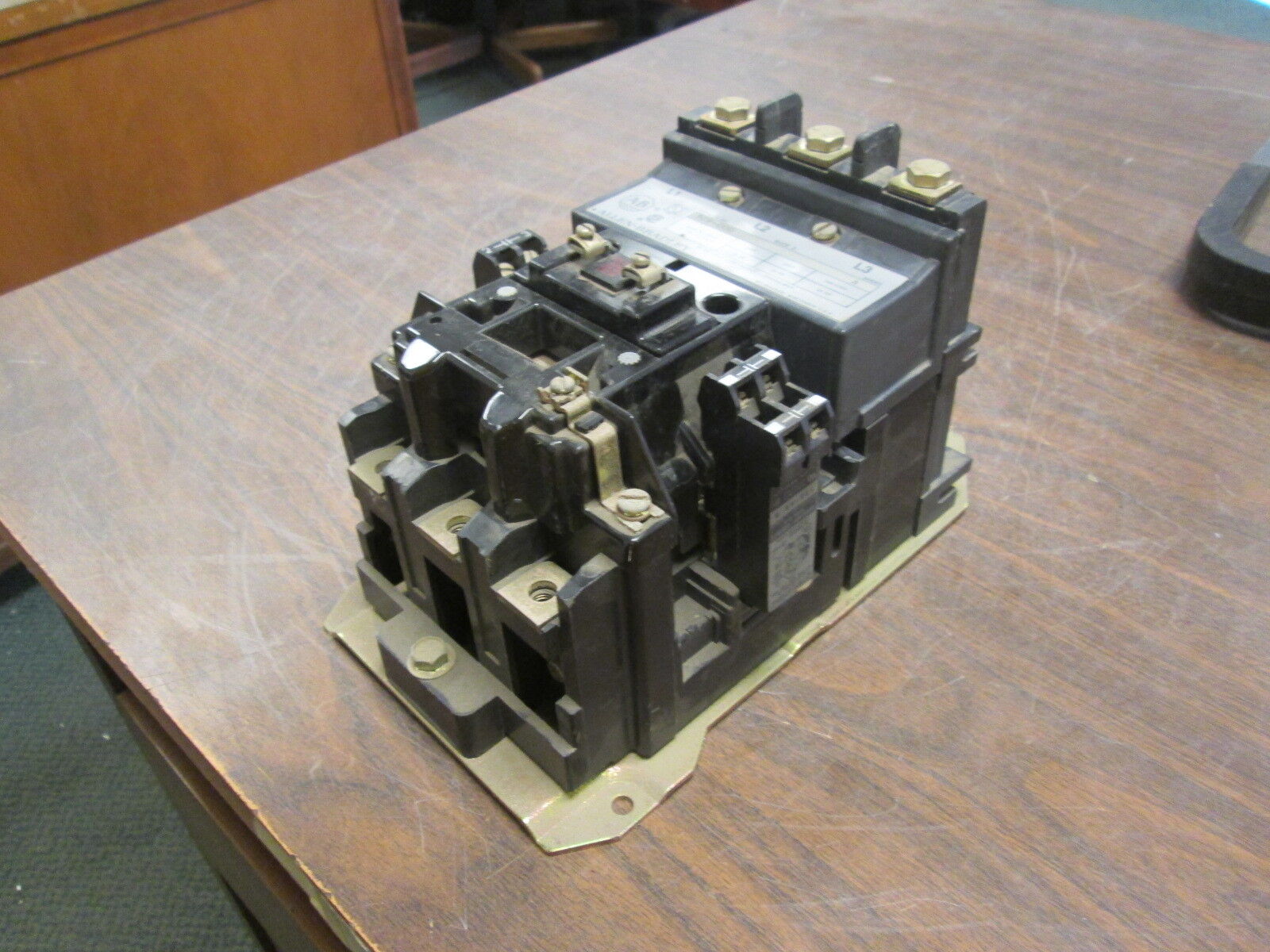 Allen-Bradley Size 3 Starter 509-D0D 90A 600V 115-120V Coil Used