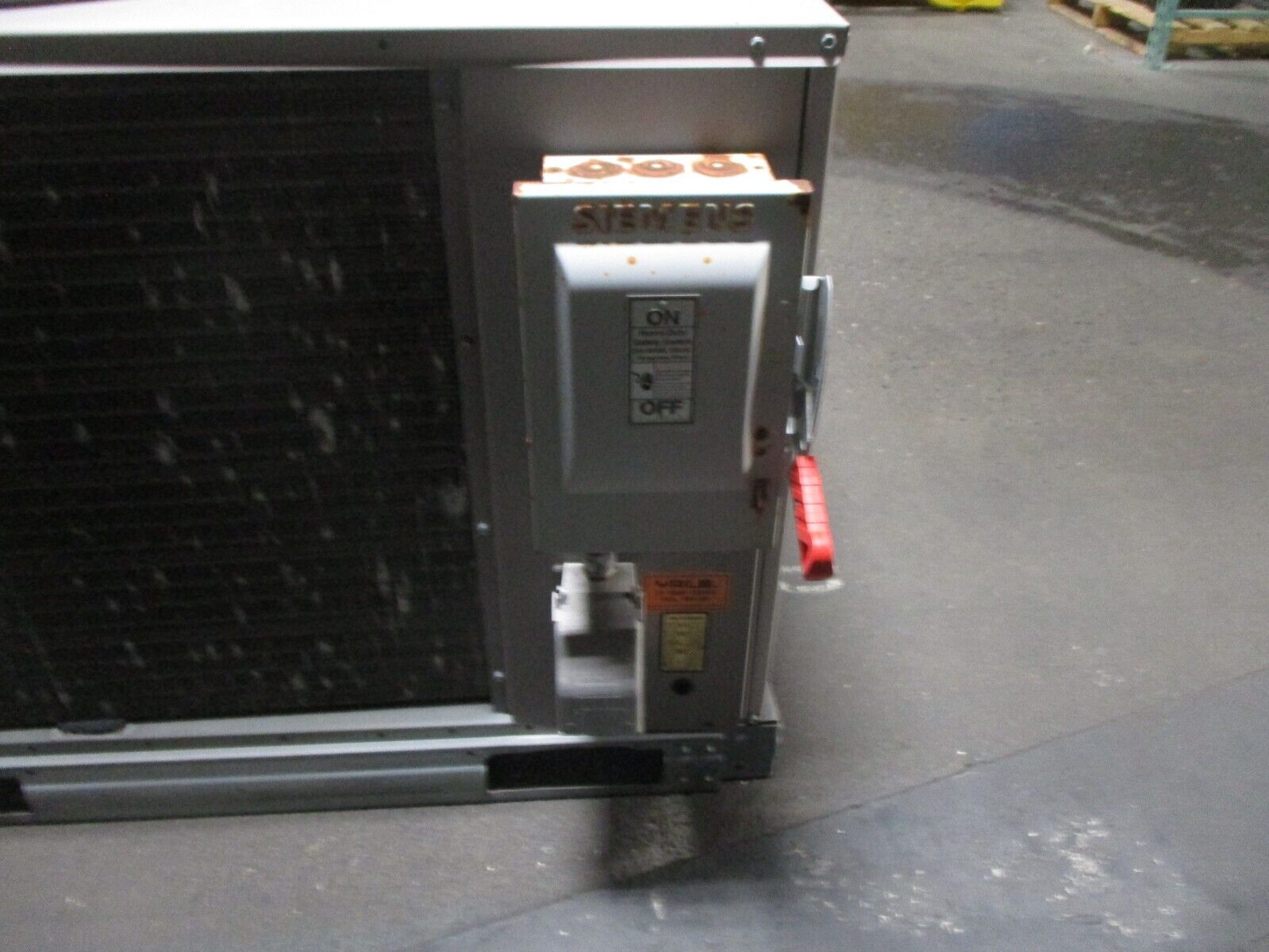 Carrier 48TFRooftop Unit 48TFE007---611-- 6 Ton 460V 3Ph Medium Heat Option Used