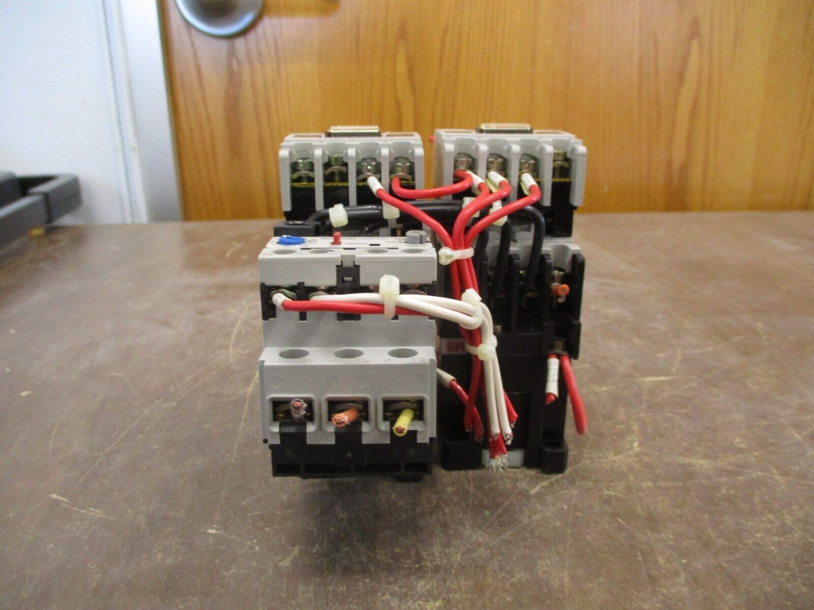 Allen-Bradley Reversing Starter 100-A12ND3 / 193-A2F1 120V Coil Trip: 3.7-12A