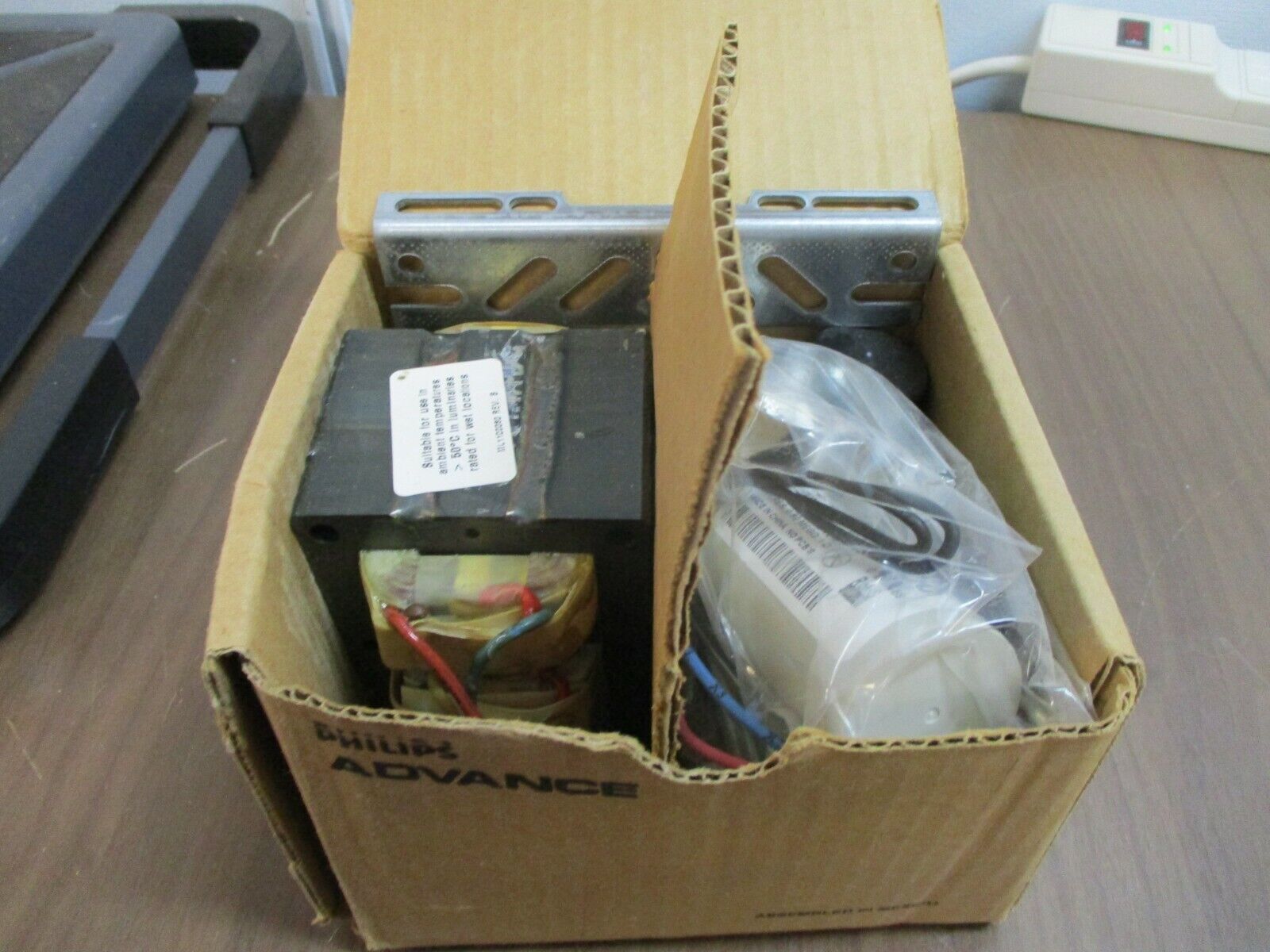 Philips Advance Core & Coil Ballast Kit 71A5492-001D 150W 120/208/240/277V 60Hz