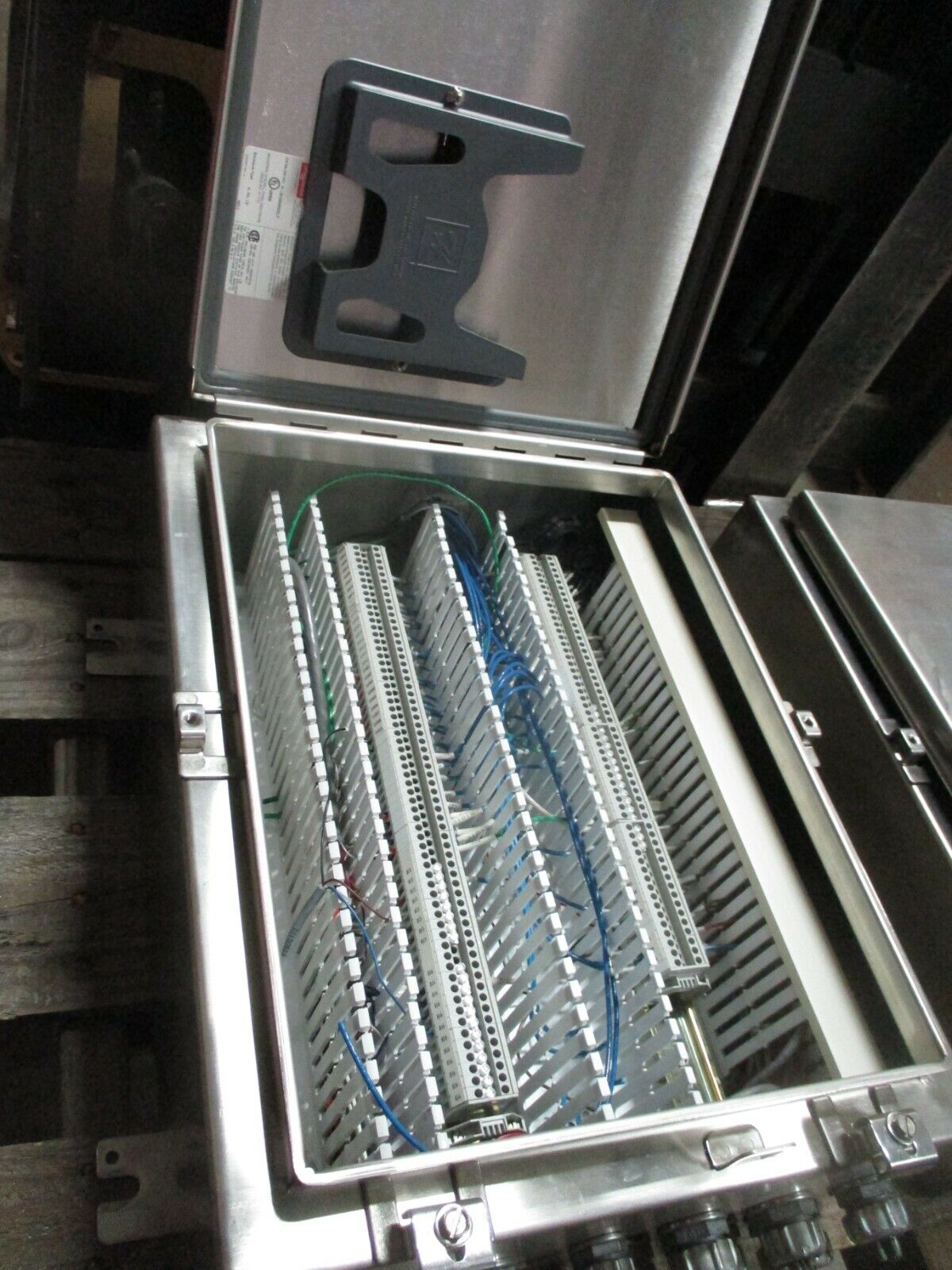 Hoffman Stainless Steel Type 4, 4X, 12 Enclosure A-16H2006SSLP Size: 16x20x6"