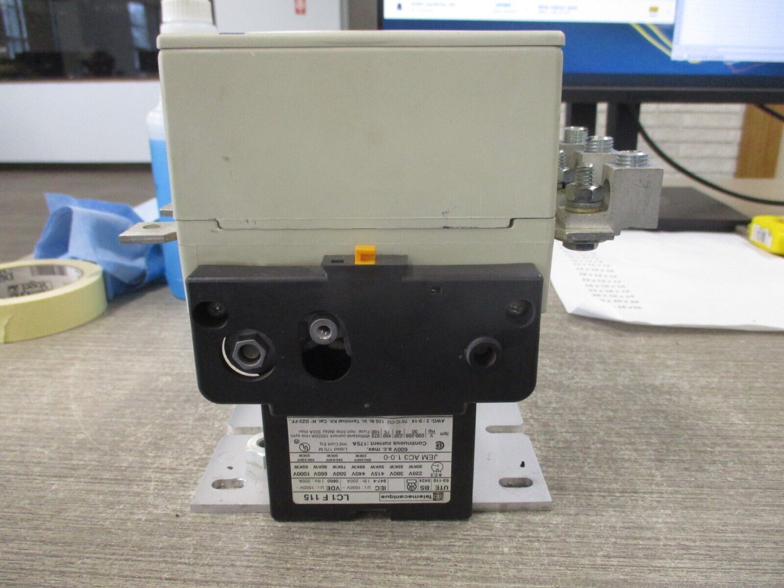 Telemecanique Contactor LC1F115 265/277V Coil 175A 600V w/ Aux Contact Block